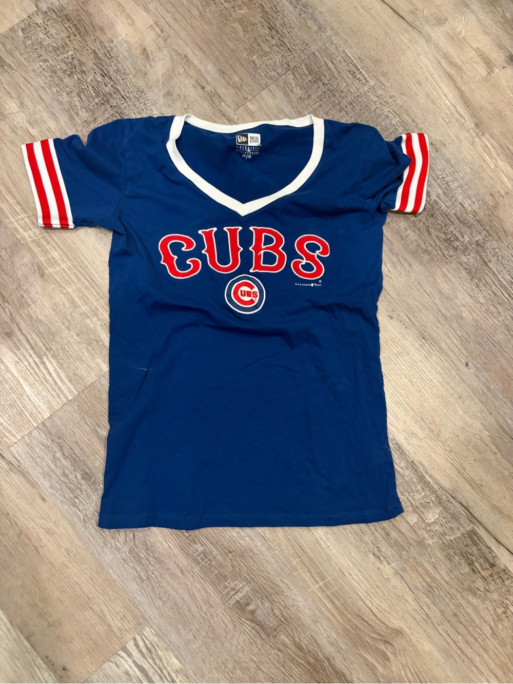 New Era Women's Royal Blue Cubs V-Neck Tee with Red & White Trim